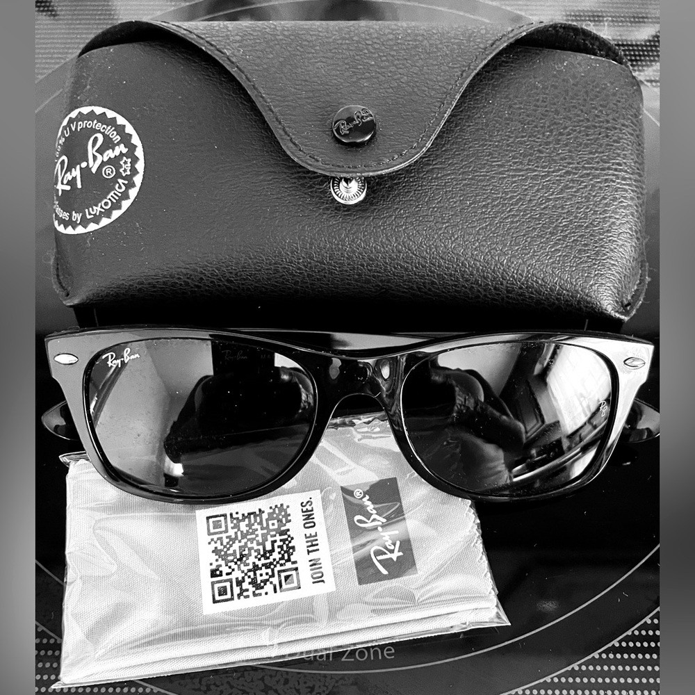 Rayban Wafarer RB 2132, a gift, never worn